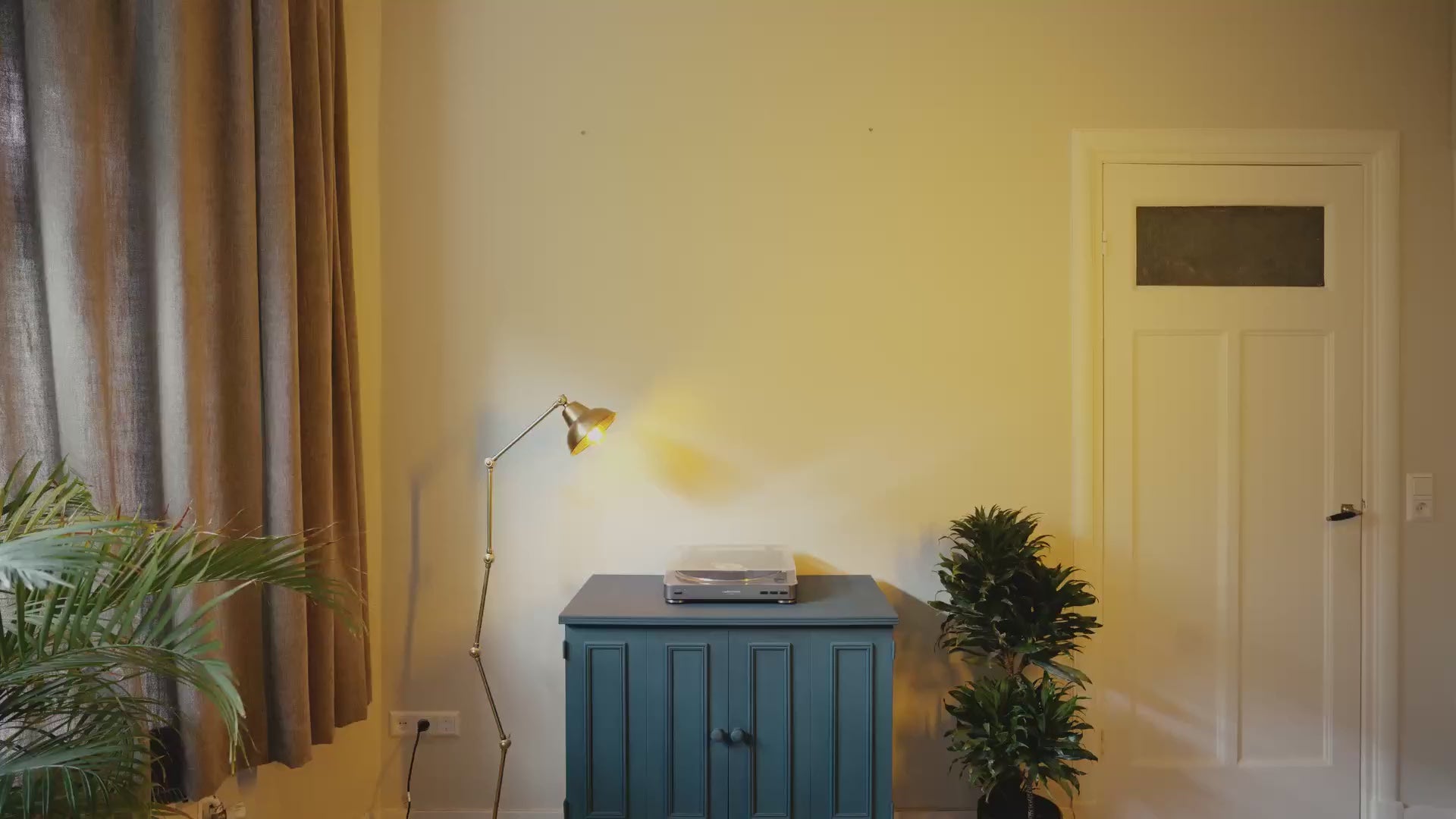 Video laden: Lp en platen ophangen muur