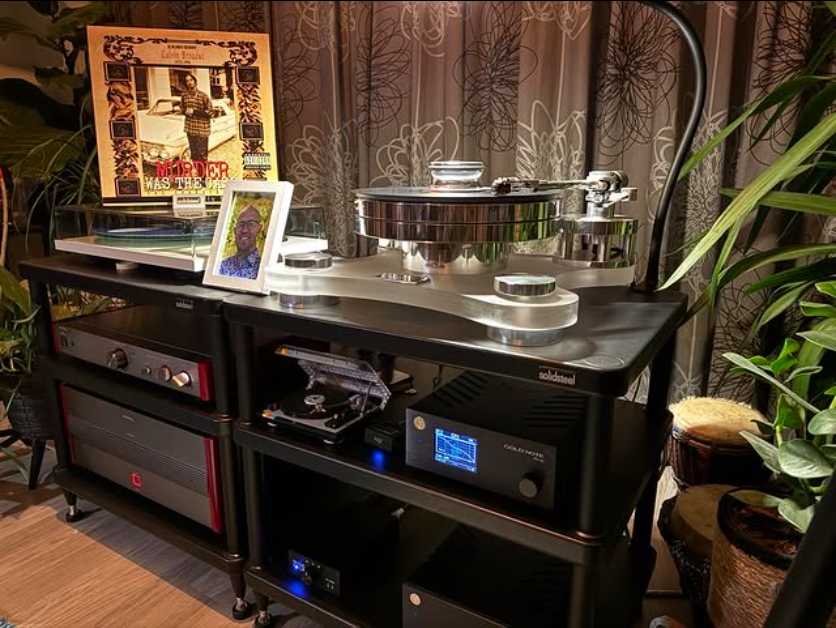 Platenspeler met versterker